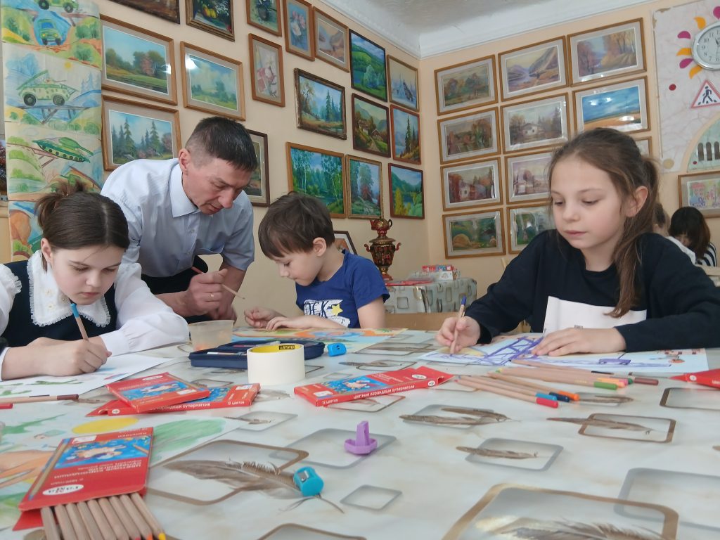 В Татарстане начался 20-й республиканский конкурс «Дети рисуют страну».